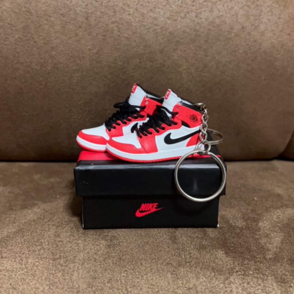 Mini 3d shoe keychain